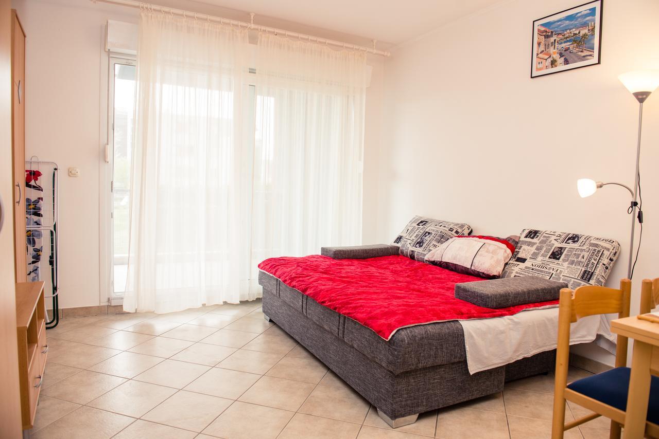 Studio Jere Near Sea Split Exterior foto